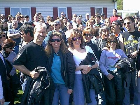 group.jpg (48385 bytes)