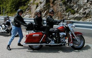 web_girlsfun.jpg (27520 bytes)