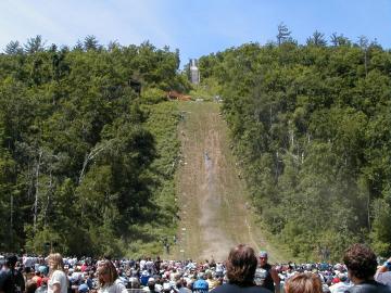 web_hillclimb.jpg (27796 bytes)
